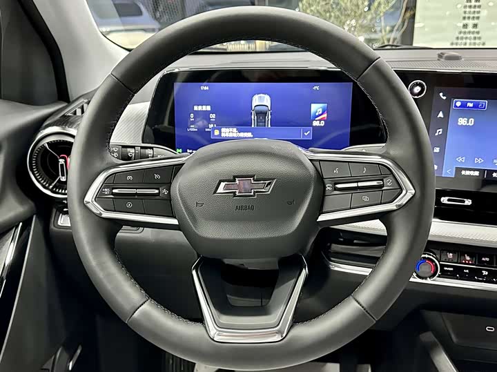 Фото 7 - Chevrolet Equinox Plus