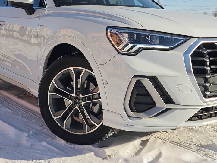 Фото 8 - Audi Q3