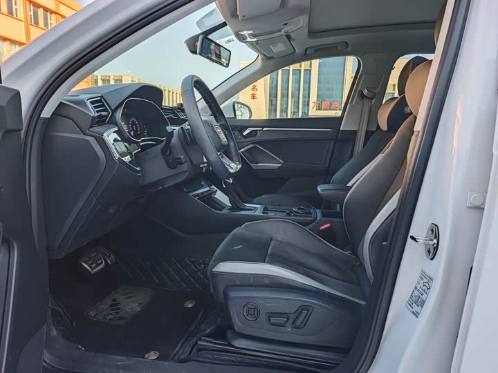 Фото 9 - Audi Q3