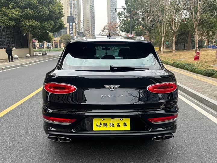 Фото 2 - Bentley Bentayga Hybrid