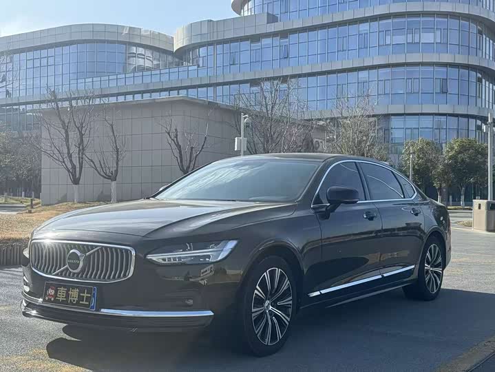 Фото 1 - Volvo S90