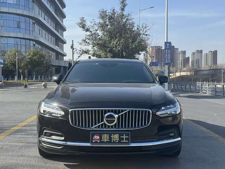Фото 2 - Volvo S90