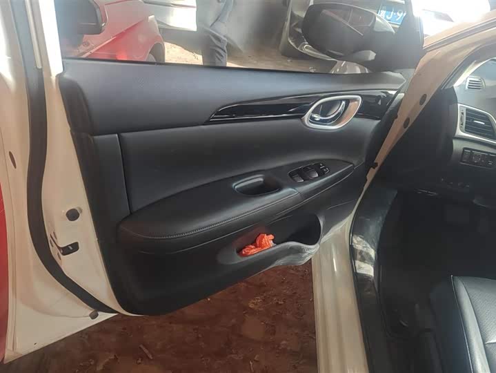 Фото 7 - Nissan Sylphy