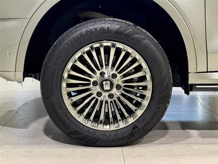 Фото 9 - Tank 500 Hybrid