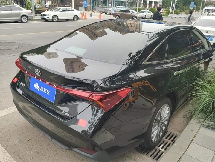 Фото 3 - Toyota Avalon