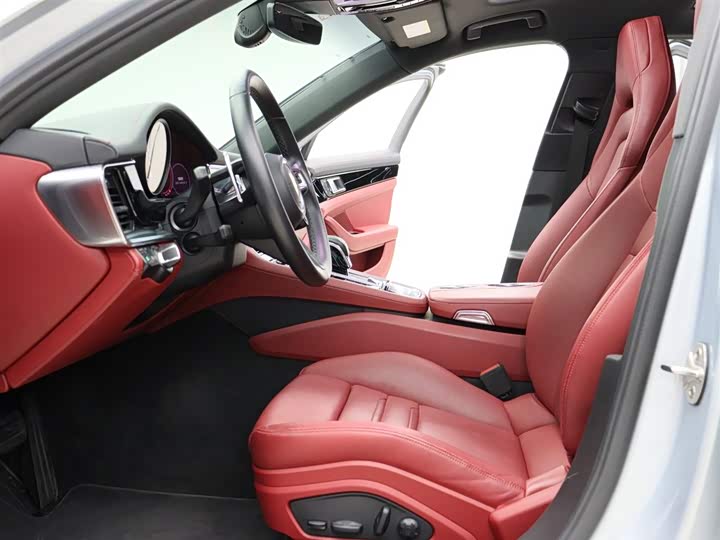 Фото 3 - Porsche Panamera