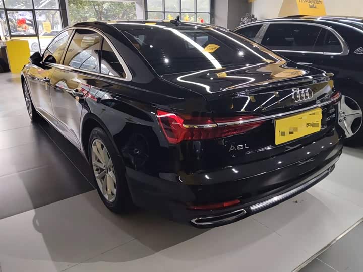 Фото 5 - Audi A6L