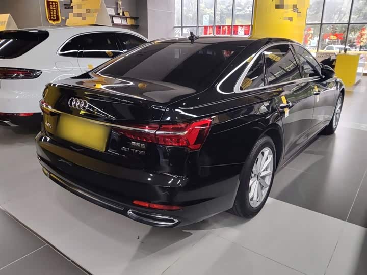 Фото 7 - Audi A6L