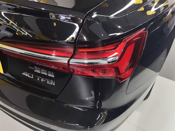 Фото 8 - Audi A6L