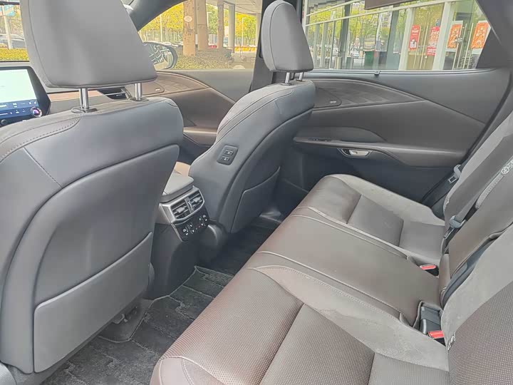 Фото 5 - Lexus RX Hybrid