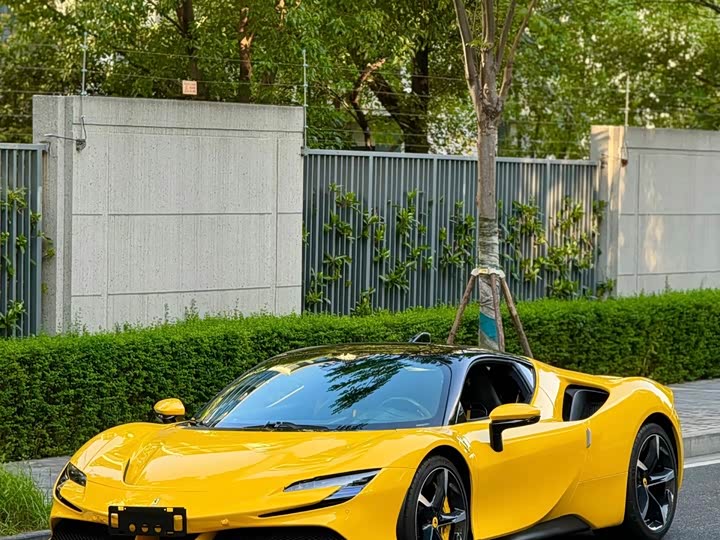 Фото 1 - Ferrari SF90