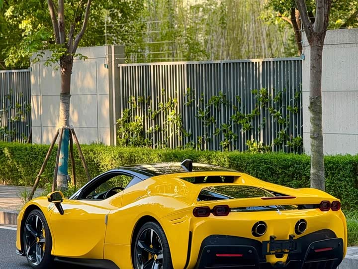 Фото 3 - Ferrari SF90