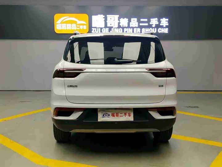 Фото 8 - Geely Okavango