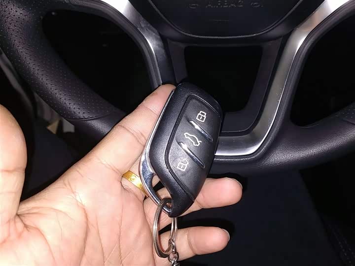 Фото 9 - Roewe RX5