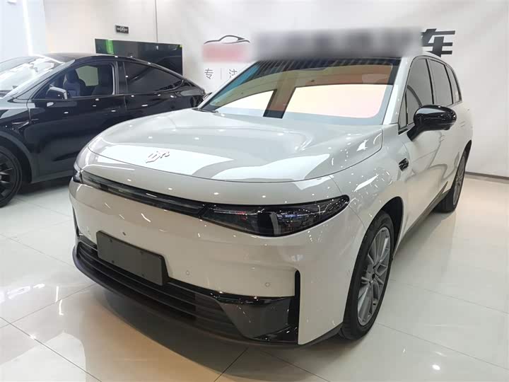 Фото 1 - Leapmotor C10