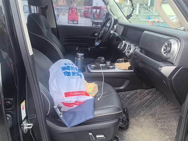 Фото 8 - Tank 300