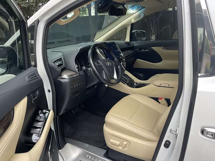 Фото 5 - Toyota Vellfire