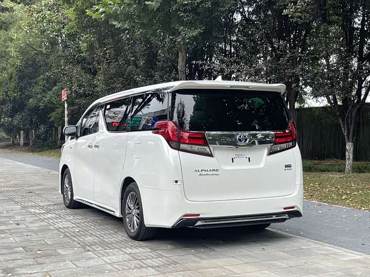 Фото 7 - Toyota Vellfire