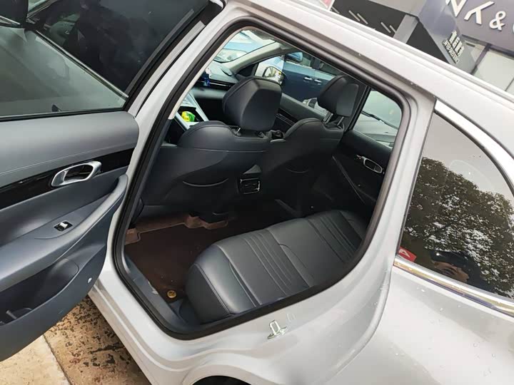 Фото 6 - Geely Galaxy E5