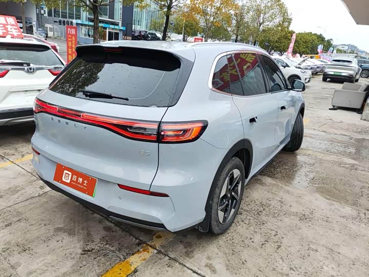 Фото 7 - Geely Galaxy E5