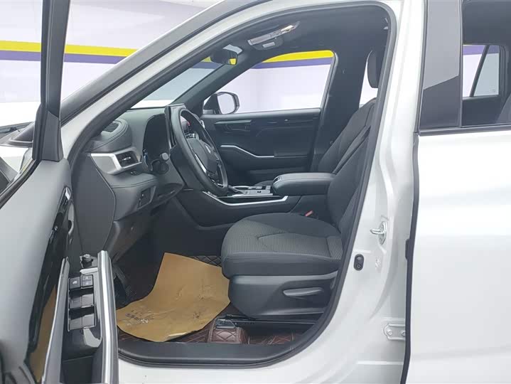 Фото 9 - Toyota Crown Kluger