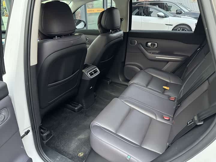 Фото 9 - Leapmotor C10