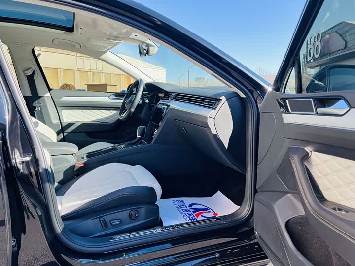 Фото 7 - Volkswagen Magotan