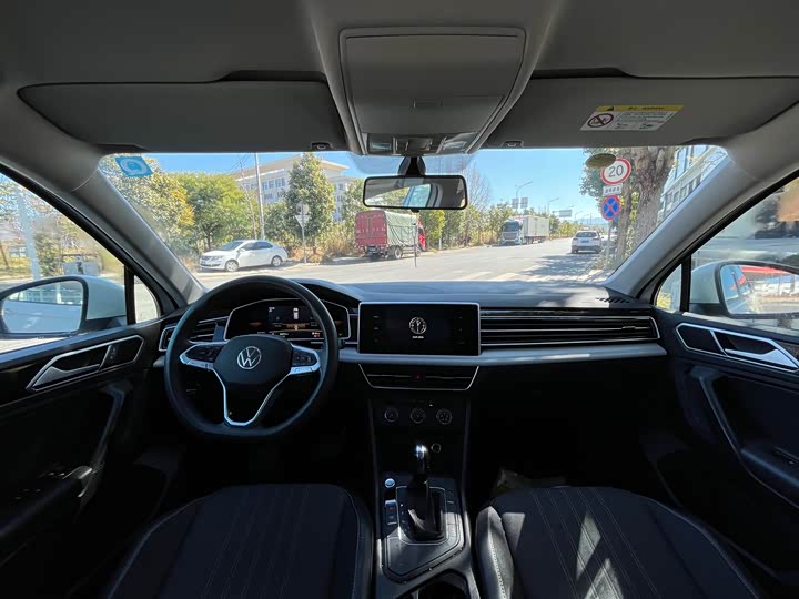 Фото 5 - Volkswagen Tiguan L Pro