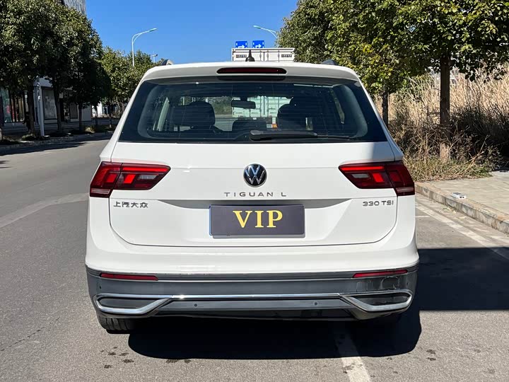 Фото 7 - Volkswagen Tiguan L Pro