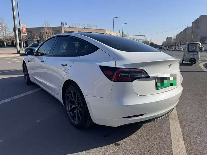 Фото 7 - Tesla Model 3