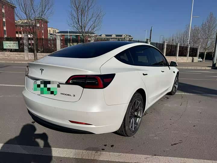 Фото 9 - Tesla Model 3