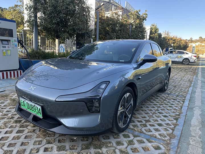 Фото 1 - XPeng Mona M03