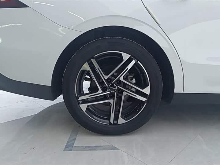 Фото 6 - Roewe D7