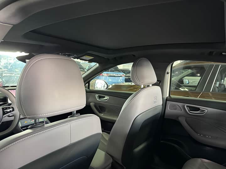 Фото 6 - Roewe M7 DMH