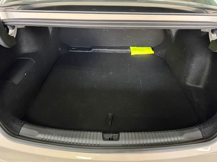 Фото 8 - Roewe M7 DMH