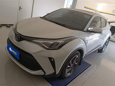 Фото 1 - Toyota C-HR