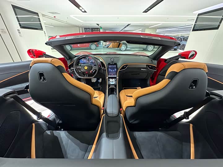 Фото 7 - Ferrari Roma