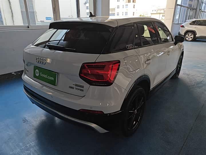 Фото 7 - Audi Q2L