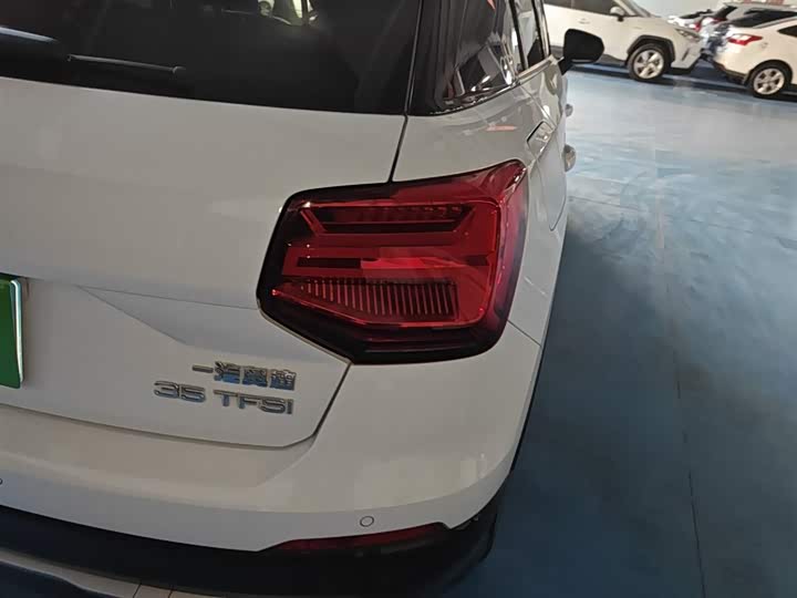 Фото 8 - Audi Q2L
