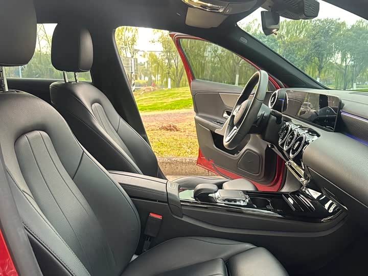 Фото 8 - Mercedes-Benz A-Class