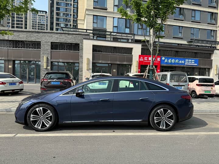 Фото 6 - Mercedes-Benz EQS