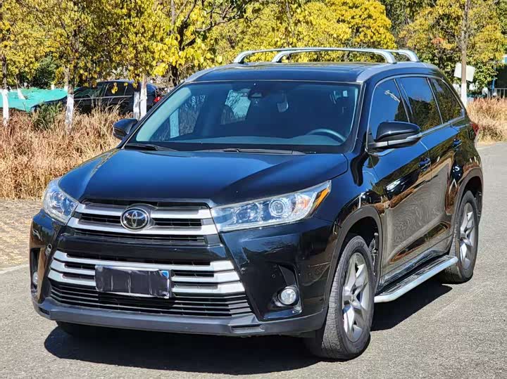 Фото 1 - Toyota Highlander