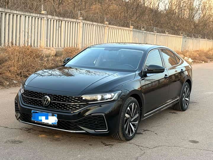 Фото 1 - Volkswagen Passat