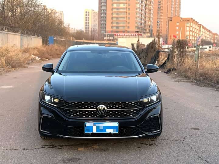 Фото 2 - Volkswagen Passat