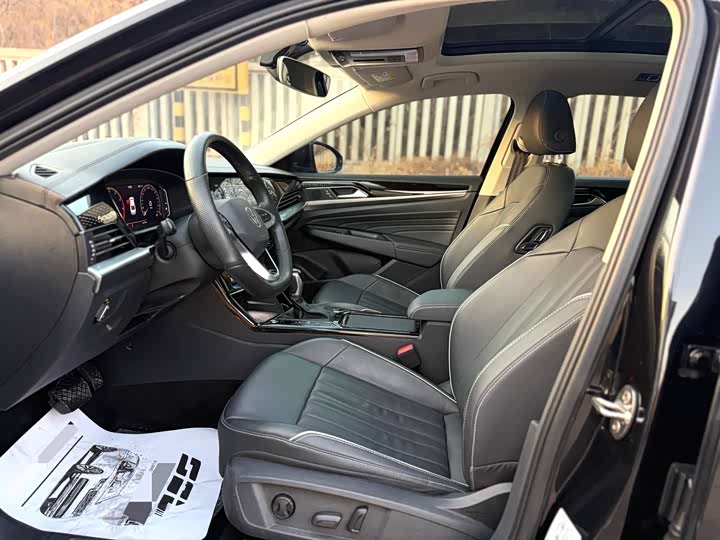 Фото 7 - Volkswagen Passat