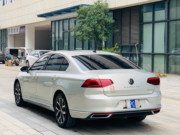 Фото 3 - Volkswagen Magotan