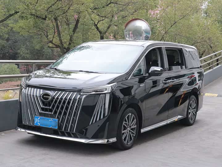 Фото 1 - GAC Trumpchi M8