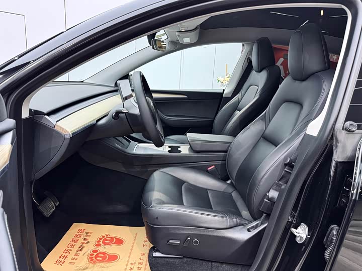 Фото 9 - Tesla Model Y