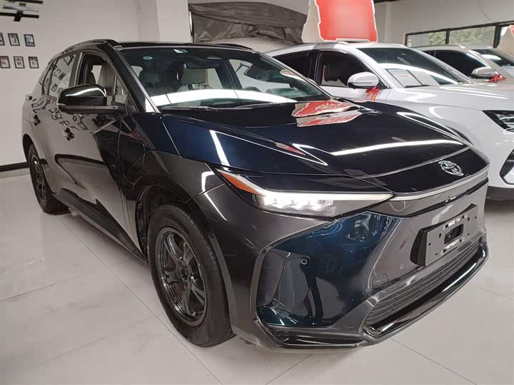 Фото 4 - Toyota bZ4X