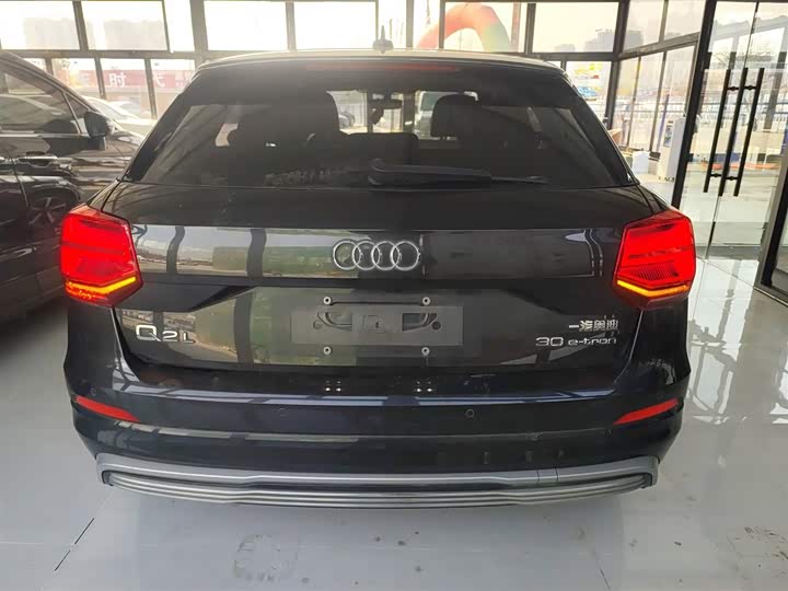 Фото 6 - Audi Q2L e-tron